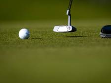 Nola (5) eert overleden topgolfer Jan Dorrestein bij opening KLM Open: ‘Ze had flink geoefend’