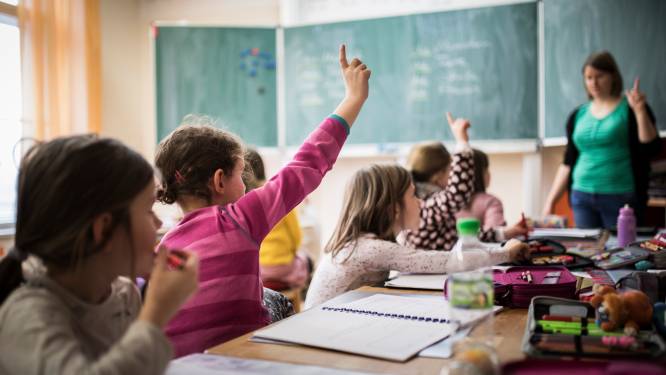 Leraar op achterstandsschool krijgt twee jaar lang extra geld