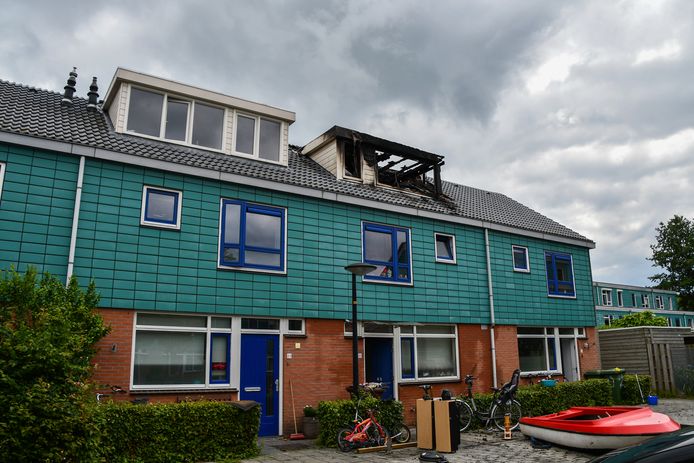 Brand Verwoest Zolder Van Woning In Dronten Dronten Destentor Nl