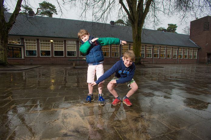 dief Illusie Optimisme Philip en Jasper lopen de hele winter in korte broek | Deventer |  destentor.nl