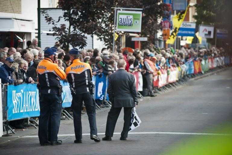 Nationale Sluitingsprijs PutteKapellen 'In de bus naar huis helder