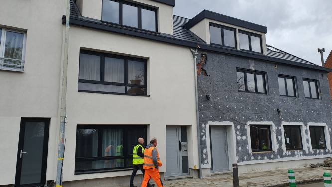 Lichamen van bejaard koppel pas weken na overlijden ontdekt: “Licht in keuken brandde al zeker 10 dagen aan één stuk, zowel overdag als ’s nachts”