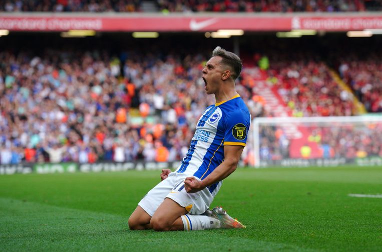 ‘Mijn hattrick tegen Liverpool was een van de topmomenten uit mijn carrière. Het is niet veel voetballers gegeven om drie keer te scoren op Anfield.’ Beeld Photo News