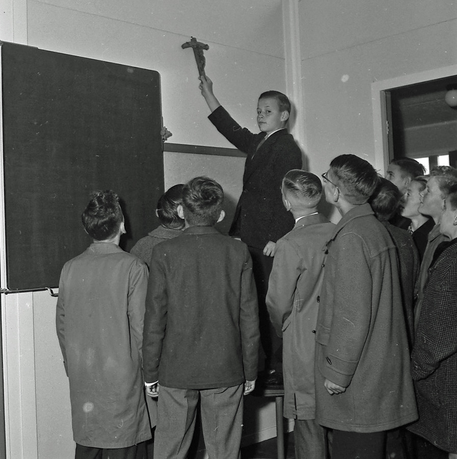 Inzegening van de HBS in Woensel in 1957