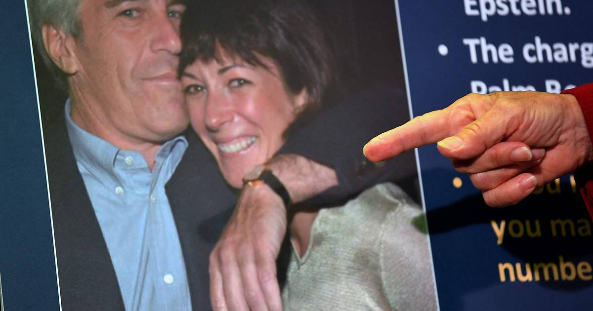 Convict Ghislaine Maxwell: ‘Picture of Prince Andrew and Virginia Giuffre is fake’ |  Abroad