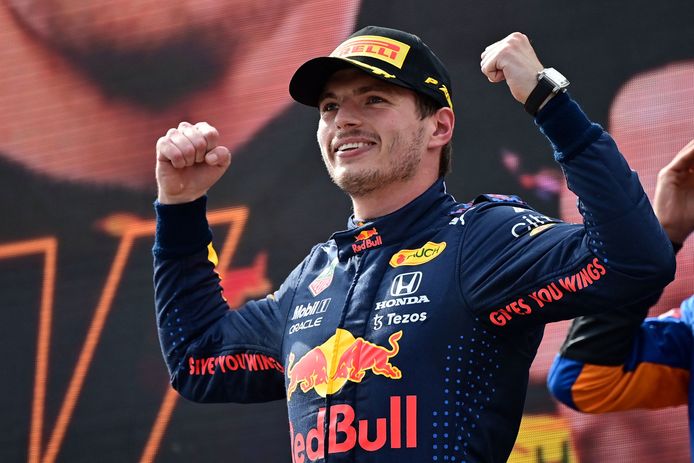 Max Verstappen is momenteel de grote man in de Formule 1. Hij viert in Oostenrijk zijn derde opeenvolgende zege.