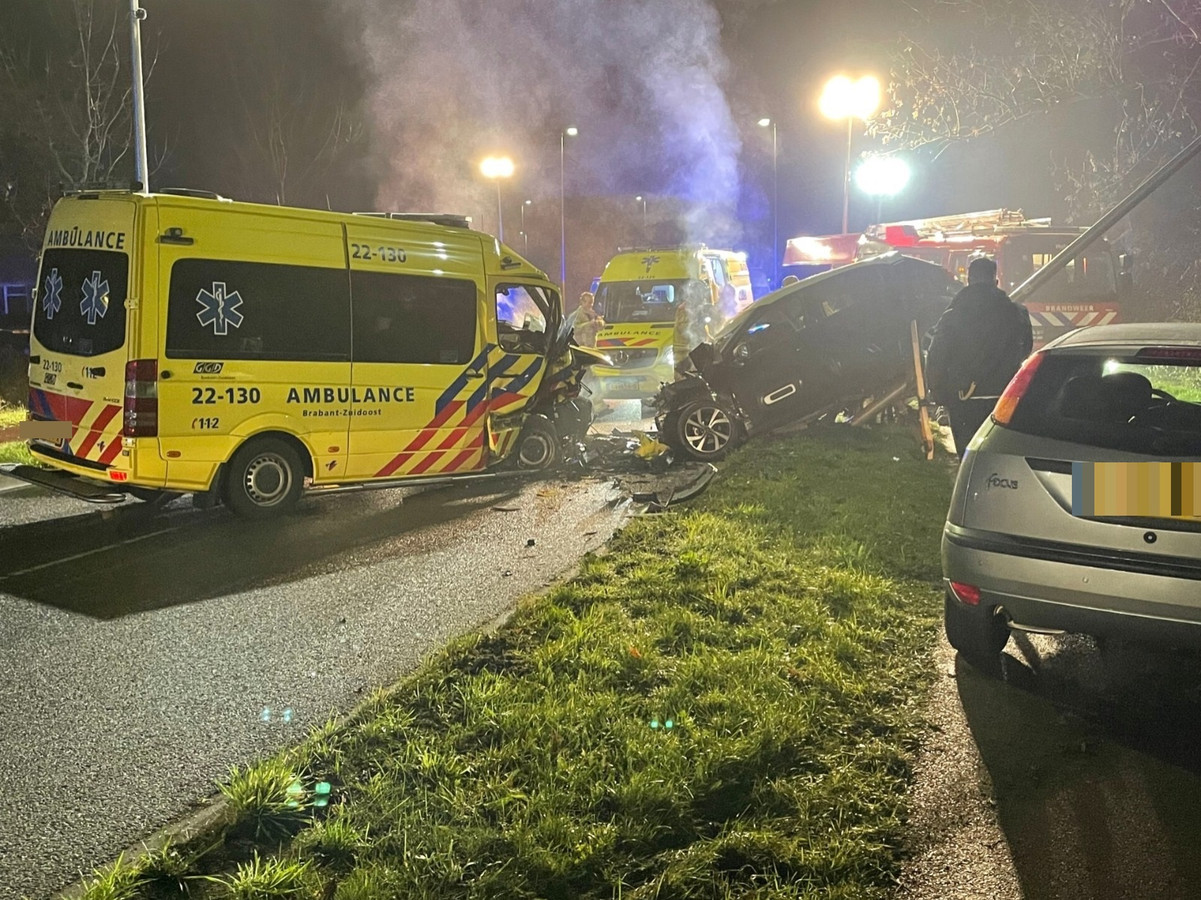 Bij het ongeluk in Helmond kwamen drie jongeren om.