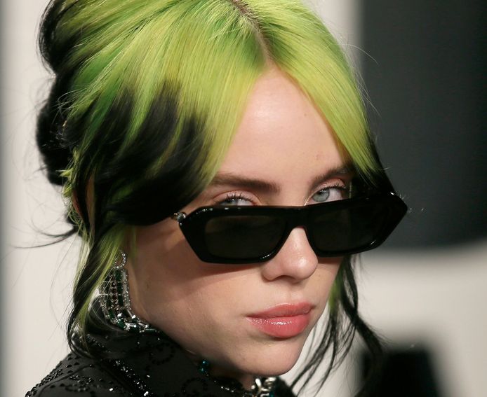 Aanvankelijk Leuk vinden gewoontjes Billie Eilish onthult radicaal andere haarkleur die ze onder pruik verborg  | Show | AD.nl