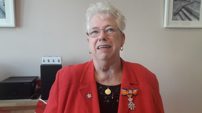 Elly van Loon-IJkelenstam (75, Oudenbosch) - Lid in de Orde van Oranje-Nassau