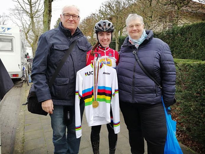 Shirin van Anrooij en Robert Goedgezelschap en Godelieve Pauwels.