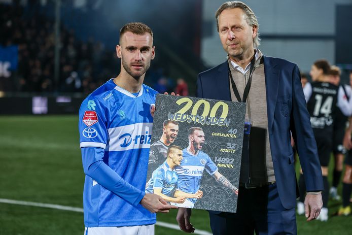 Danny Verbeek werd vrijdag onderscheiden omdat hij inmiddels meer dan 200 wedstrijden speelde voor FC Den Bosch.