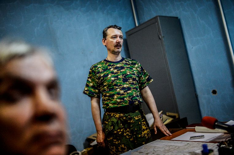 Girkin tijdens een persconferentie op 28 juli 2014 in Donetsk, Oekraïne. Beeld AFP