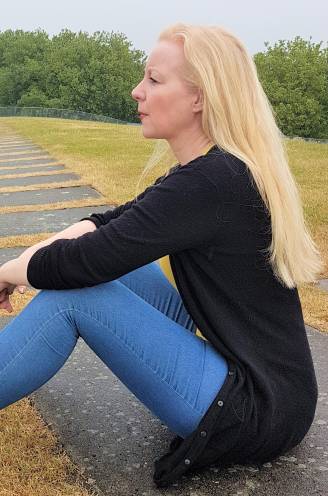 “Het eerste jaar heb je misschien helemaal niet door dat je partner een narcist is”: Dorcas vertelt over haar huwelijk van 15 jaar met een narcistische man