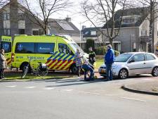 Fietser gewond na aanrijding op beruchte rotonde in Apeldoorn