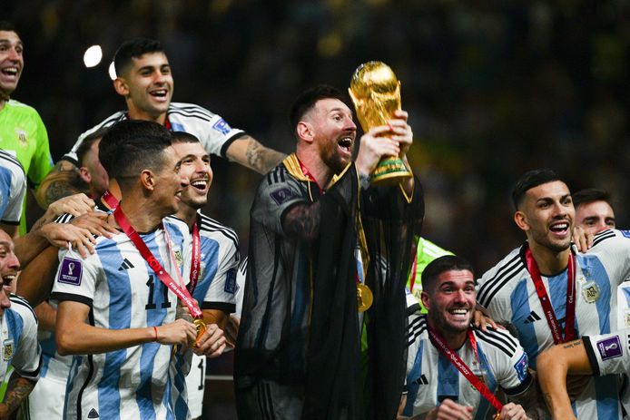 Joy des joueurs dell'equipe del soulevant argentino il trofeo della coupe du Monde