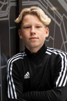 Voetbaltalent uit Breda (14) maakt verdrietig nieuws bekend: ‘En dan ben je ineens ziek. Teelbalkanker’