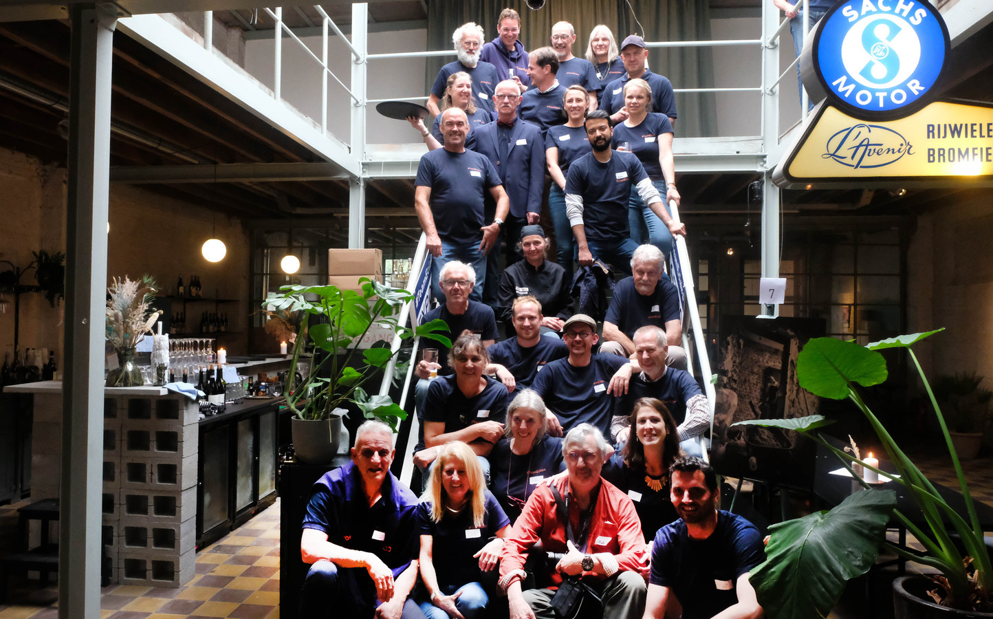 De vrijwilligers van #TeamEclairs kwamen samen op de Lierse L’Avenirsite voor een dankfeest.