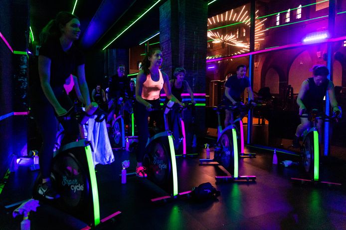 Fight Cancer, SportCity, Slam! en Global Media & Entertainment organiseerden een spinningmarathon in Nederland om geld op te halen voor kankeronderzoek. Ook in de Eindhovense Gerarduskerk werd gespint.