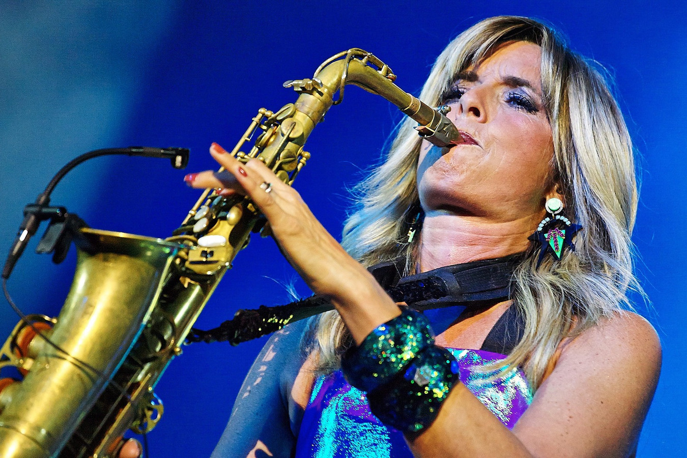 Saxofoniste Candy Dulfer in shock door overlijden Prince Foto AD.nl