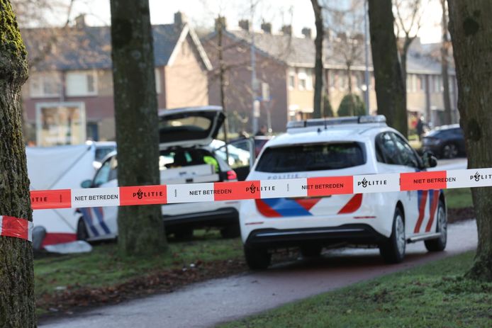 De situatie na het ongeval op de Dr. Cuyperslaan.