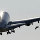 Wereldprimeur: KLM-vliegtuig vliegt op plantjes