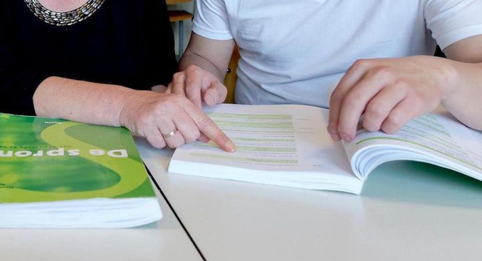 Tilburg moet nog dit jaar een pool van tolken krijgen waar welzijnsinstanties of Vluchtelingenwerk een beroep op kunnen doen tijdens hulpgesprekken.