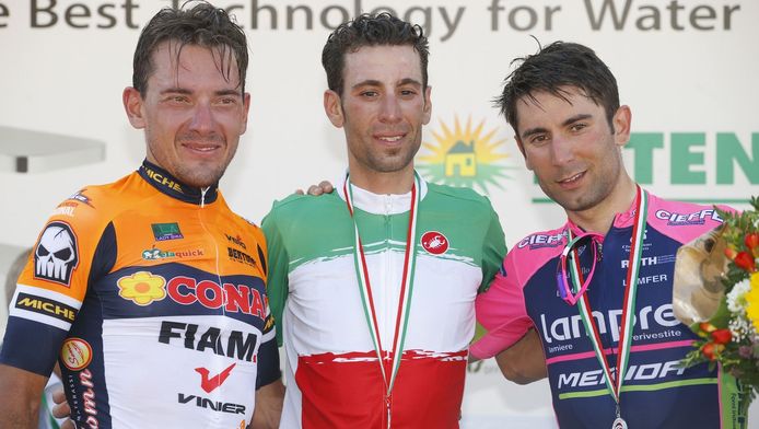 Fransesco Reda (L) naast de Italiaanse kampioen Vincenzo Nibali.