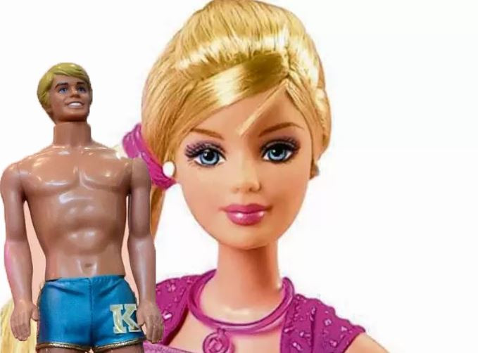 Om toevlucht te zoeken karakter cent Armel (47) heeft zo'n 600 barbiepoppen: 'Vanaf mijn twaalfde begon ik  serieus met verzamelen' | Foto | AD.nl