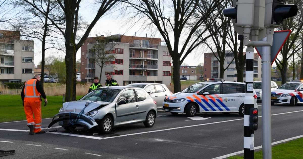 Botsing op de Sloeweg zorgde voor lange file.