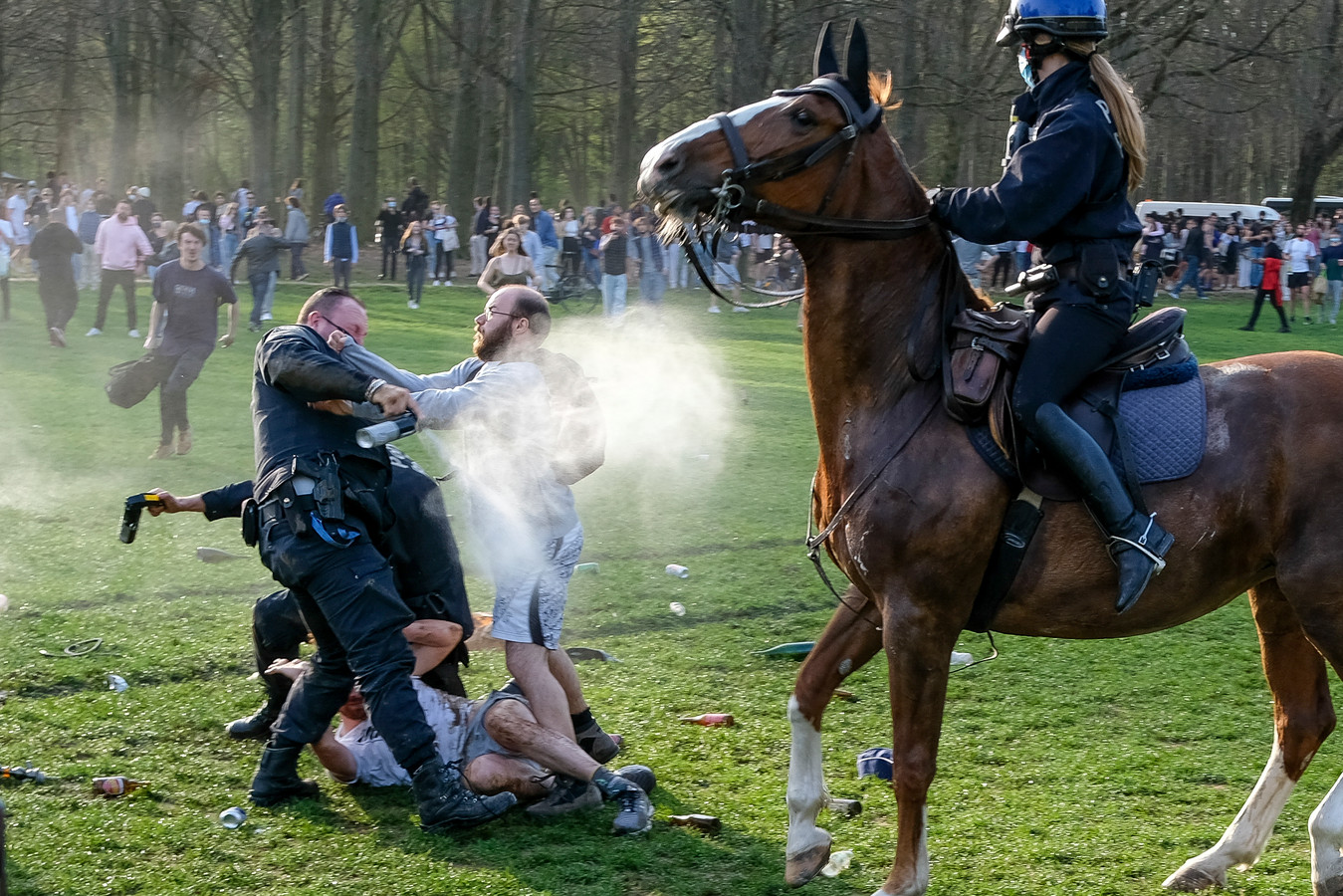 Autoriteiten slagen er niet in contact op te nemen met ...