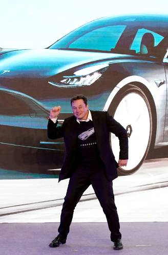 Als je een Twitter-spelletje kan spelen met 18 miljard euro, heb je dan niet gewoon te veel geld?