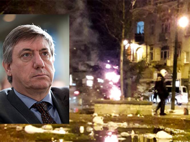 Minister Jambon na onrustige nieuwjaarsnacht: "Wat in Brussel gebeurd is, kan echt niet door de beugel"