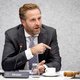 Politieke ophef mondkapjesdeal gaat uit als een nachtkaars