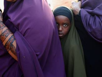 Tienjarig Somalisch meisje overlijdt na vrouwenbesnijdenis, maar haar vader blijft ingreep verdedigen