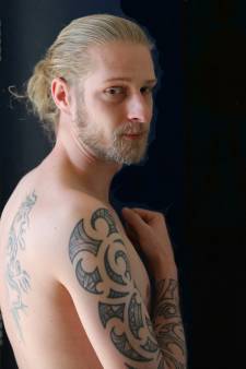Bjorn van Ingen tekende de meeste van zijn tatoeages zelf: ‘Uniek en helemaal van mezelf’