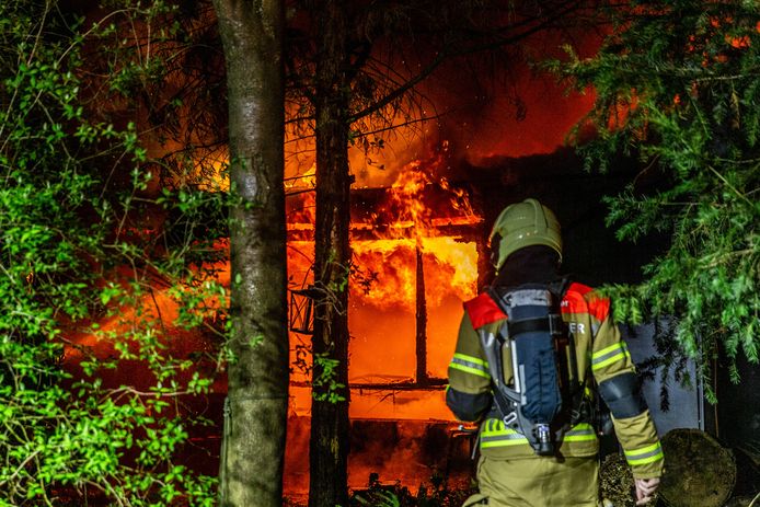 Chalet uitgebrand in Oosterhout.