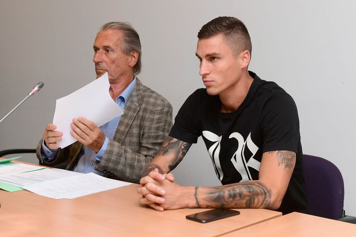 Clubadvocaat Luc Deleu met Vranjes op de zitting van vorige week dinsdag.