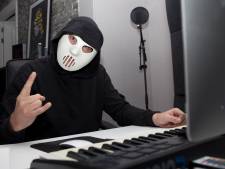 Duistere dj uit Twente: 'Mysterie is onderdeel van het succes'