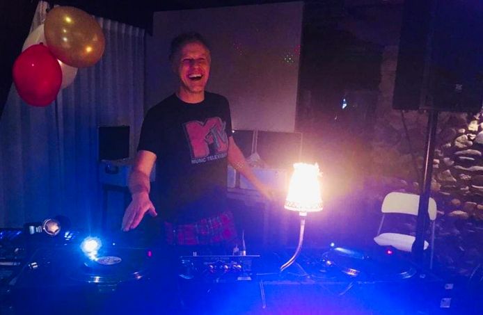 Columnist Kees Jansen als vintage dj.