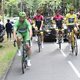 Peter Sagan steelt de show tijdens het champagne-moment van Team Ineos