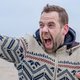 Coronafrustratie? Deze mensen schreeuwen het er lekker uit aan zee