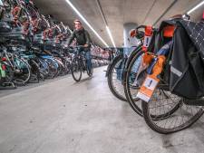 NS stuurt reizigers voortaan naar andere stalling om overvloed aan foutgeparkeerde fietsen te voorkomen