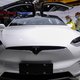Leuvense onderzoekers hacken sleutel van Tesla Model X: maar paar minuten nodig om auto te stelen