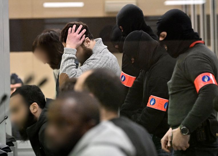 Salah Abdeslam op het terreurproces in Brussel. Beeld Photo News