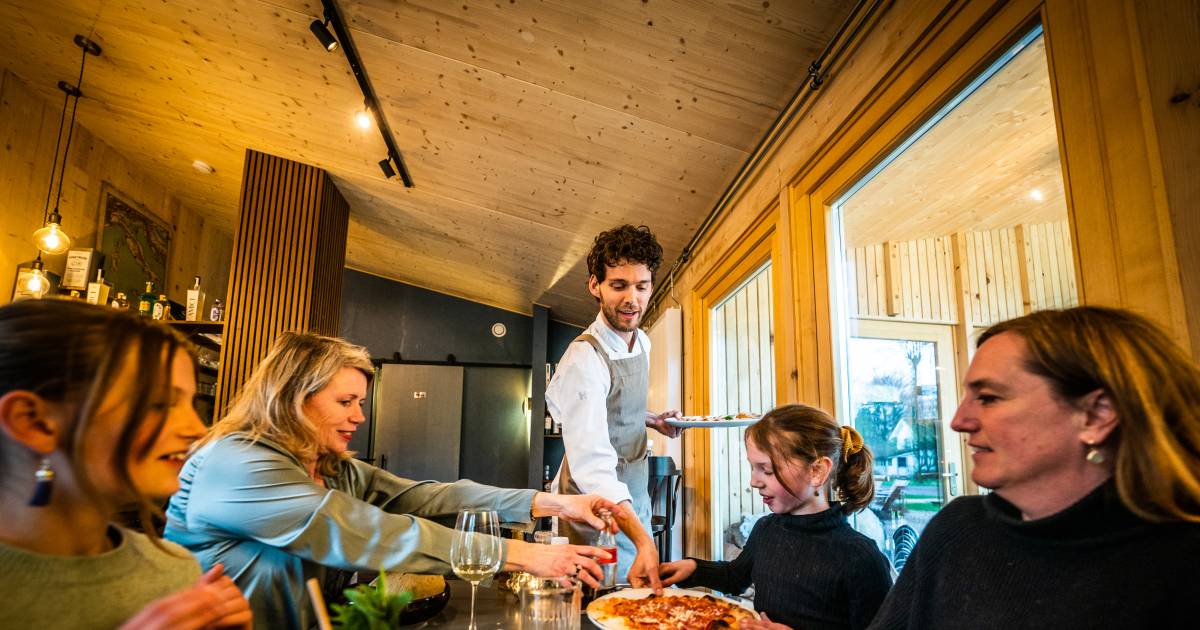 Vrolijkmakende plek in het bos die doet verlangen naar een pizza op de Italiaanse camping