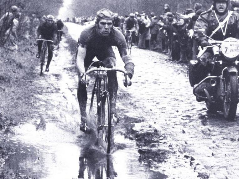 Roger De Vlaeminck: ‘Ik kwam uit de cross en kon beter sturen dan de rest. Ik dacht: deze veldrit kan ik niet verliezen!’ Beeld RV