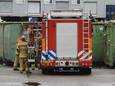 De hulpdiensten waren langere tijd in de weer bij een grote afvalcontainer die op het bedrijventerrein staat.