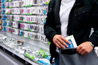 Winkeldief slaat drie keer toe in paar dagen: nu naar de rechter