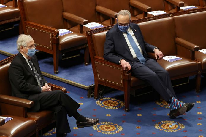 Mitch McConnell, leider van de Republikeinen in de Senaat (links) en zijn Democratische tegenhanger Chuck Schumer