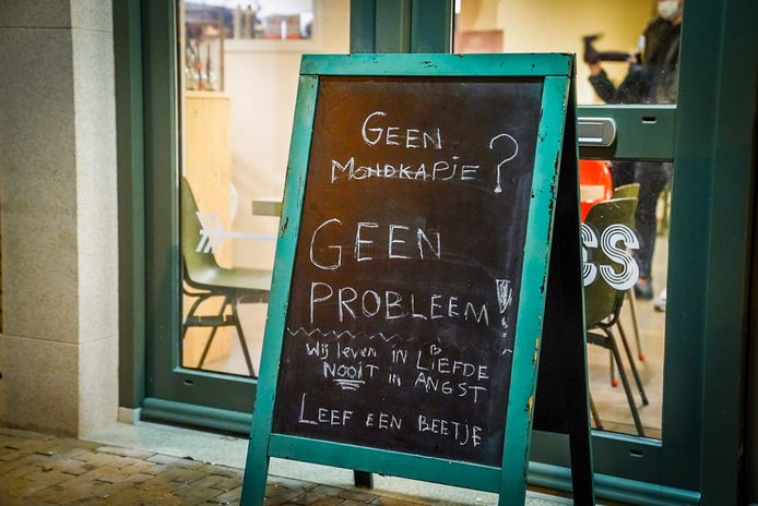 Restaurant De Kiet in Eindhoven hield zich bewust niet aan de coronamaatregelen. Tot de politie voor de deur stond.